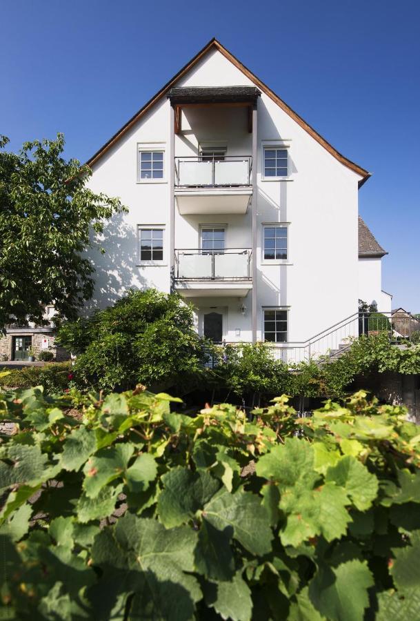 Weingut & Gaestehaus Christoph Cluesserath Trittenheim Exterior foto
