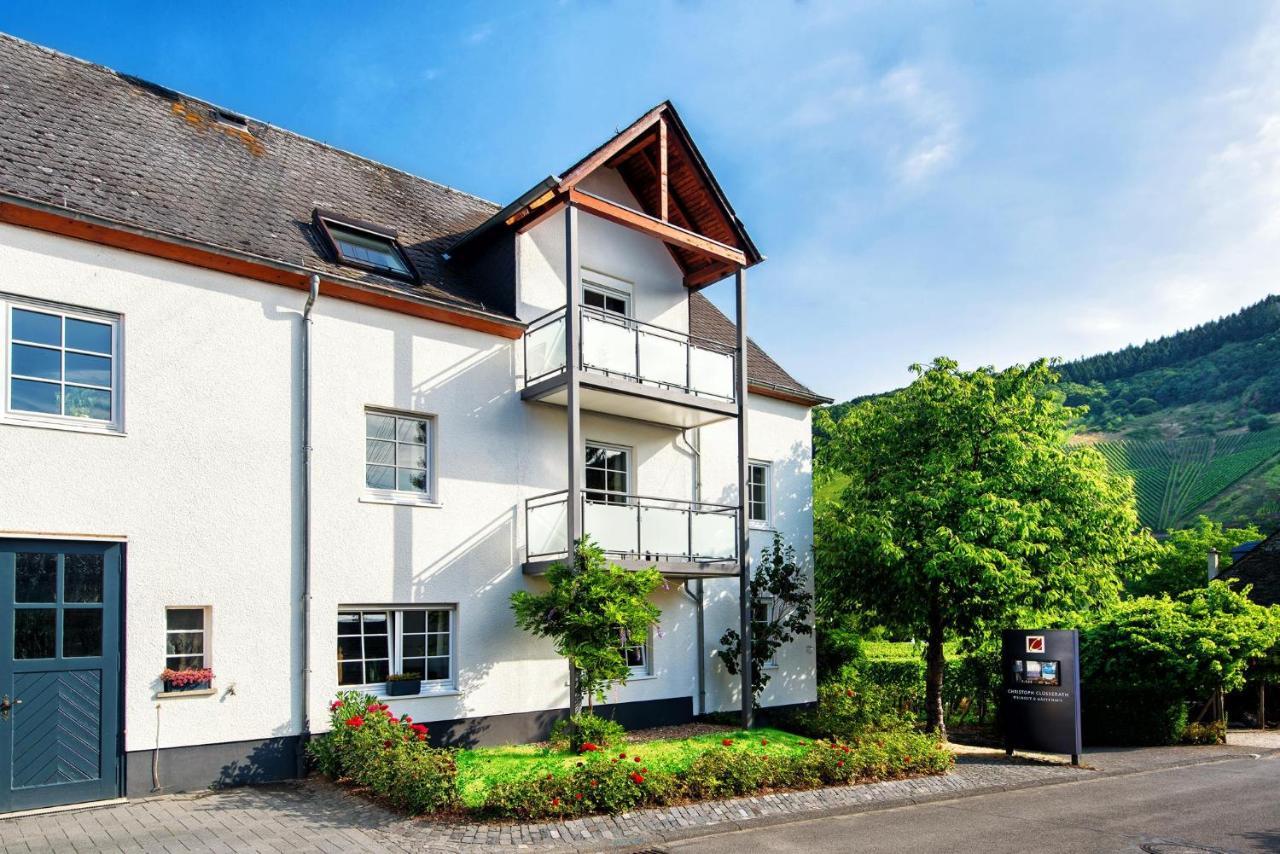 Weingut & Gaestehaus Christoph Cluesserath Trittenheim Exterior foto